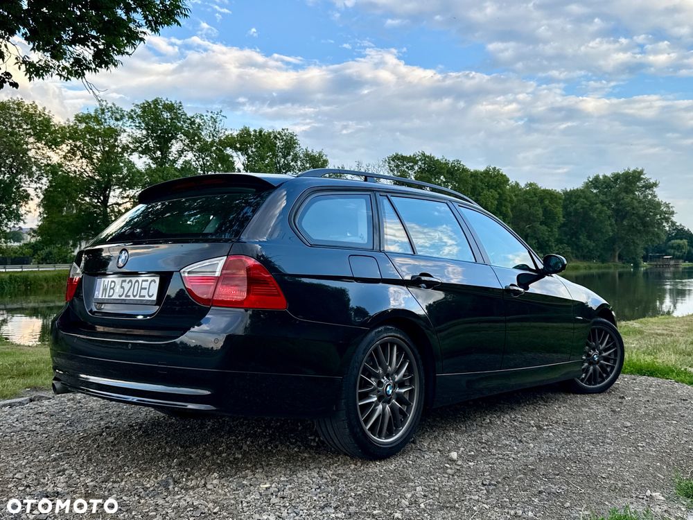 BMW Seria 3 320i - 13