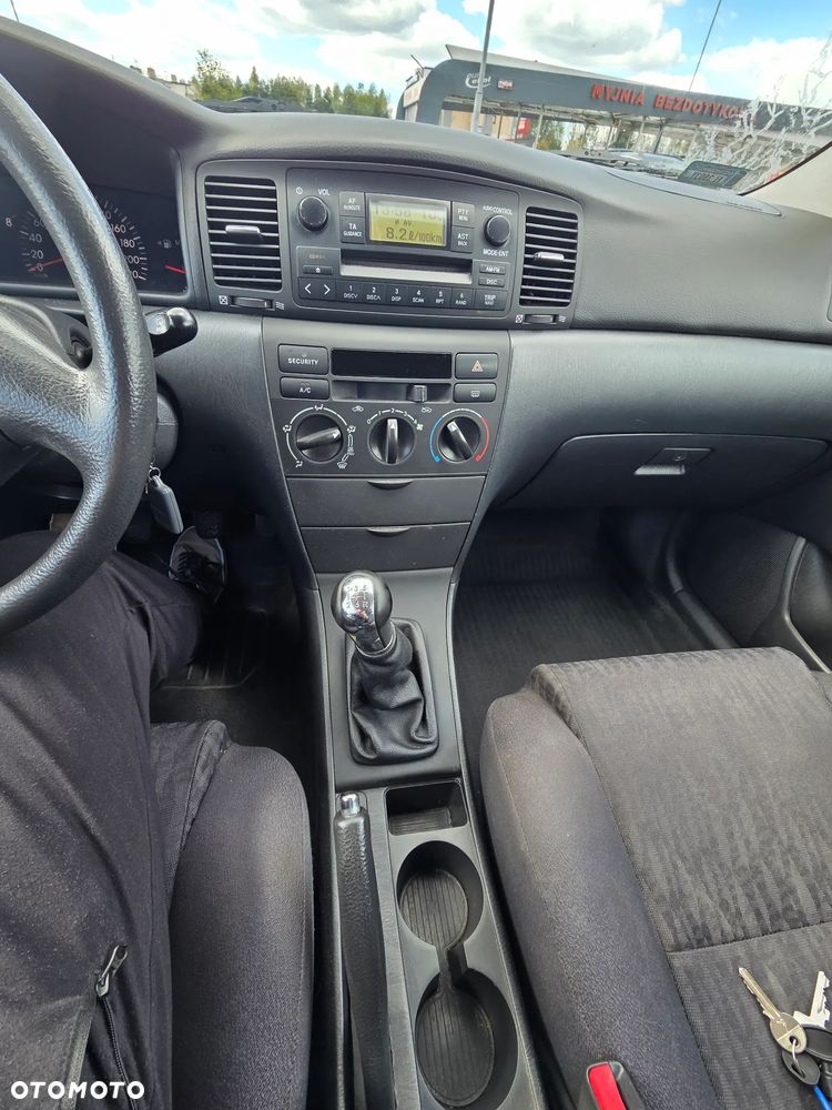 Toyota Corolla ver-1-4-vvt--i-terra - 9
