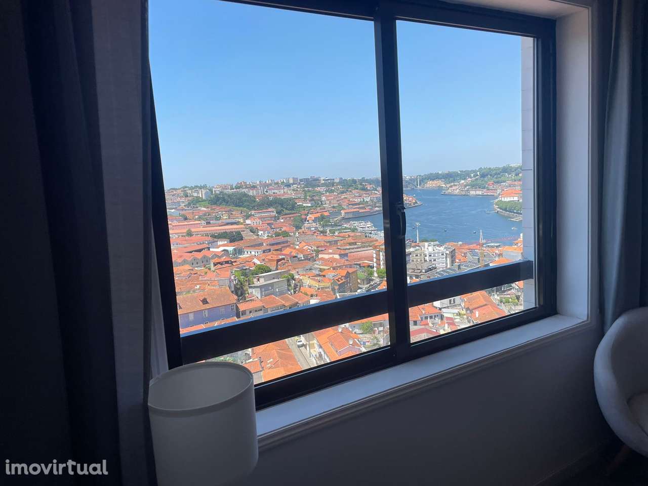 Arrendar Apartamento T1 com elevador e vistas para o rio, em Gaia. - Grande imagem: 2/6