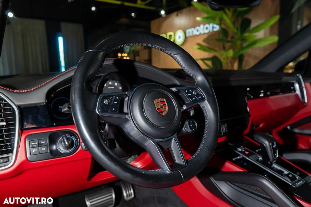 Porsche Cayenne Coupe - 23