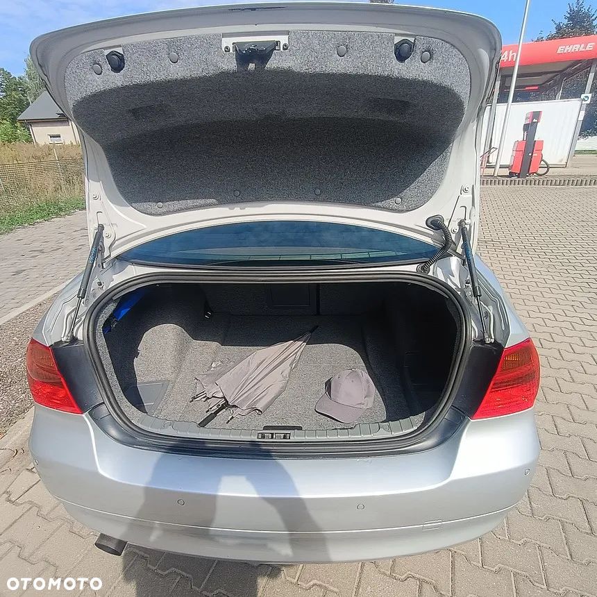 BMW Seria 3 318i - 6