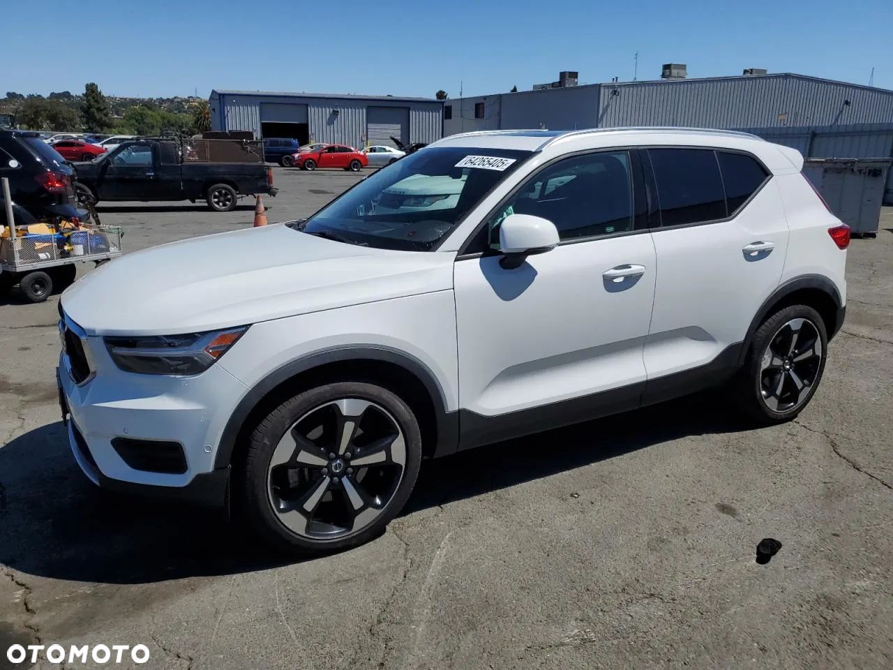 Volvo XC 40 T4 Momentum Pro - 1