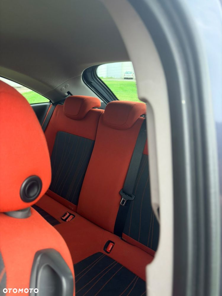 Opel Corsa 1.2 16V Enjoy - 4