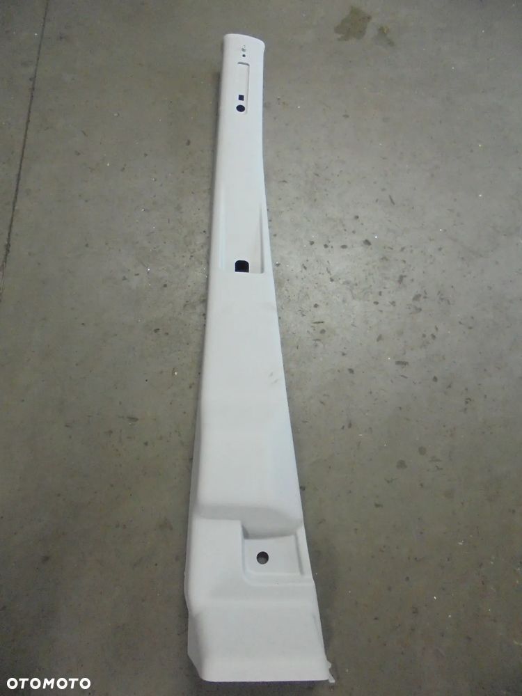 SŁUPEK NAKŁADKA WEWNĘTRZNEGO IVECO DAILY LEWY 2014- 5801564179