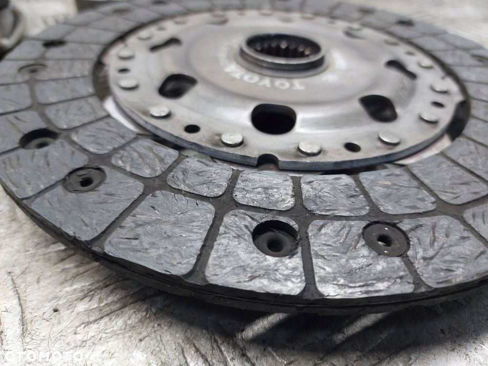 KOŁO DWUMASOWE TARCZA DOCISK ŁOŻYSKO COROLLA VERSO II 2.0 D4D - 8