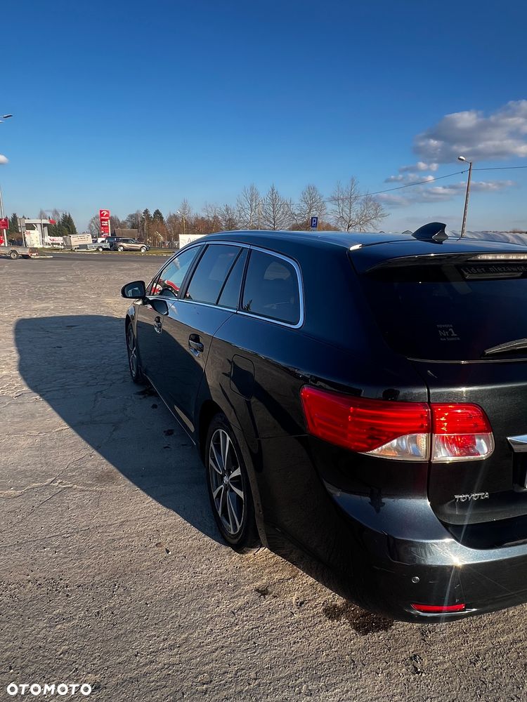 Toyota Avensis 2.0 D-4D Premium - 3