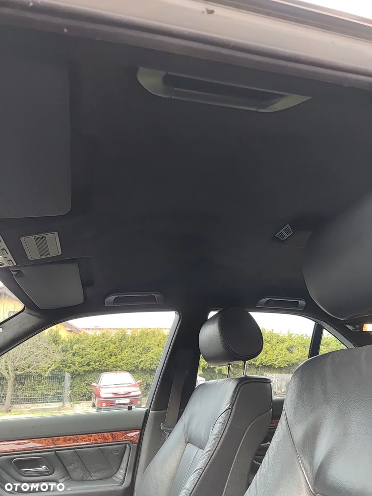 BMW Seria 7 740i - 8