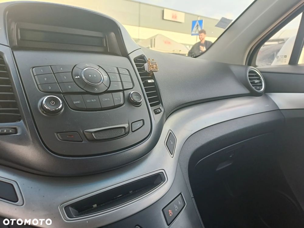 Chevrolet Orlando 1.8 LS - 26