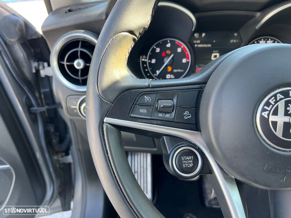 Alfa Romeo Stelvio 2.2 D Super AT8 - 28