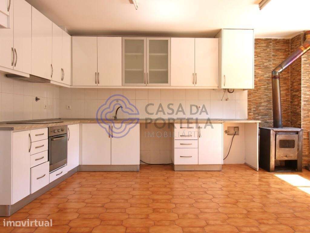 Apartamento Renovado T2+1 no centro de Carvalhos, terraço, salamandra - Grande imagem: 4/26