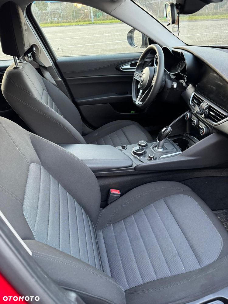 Alfa Romeo Giulia - 17