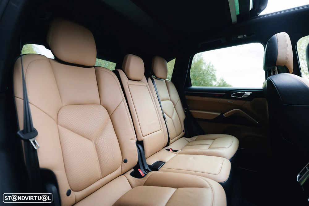 Porsche Cayenne - 28