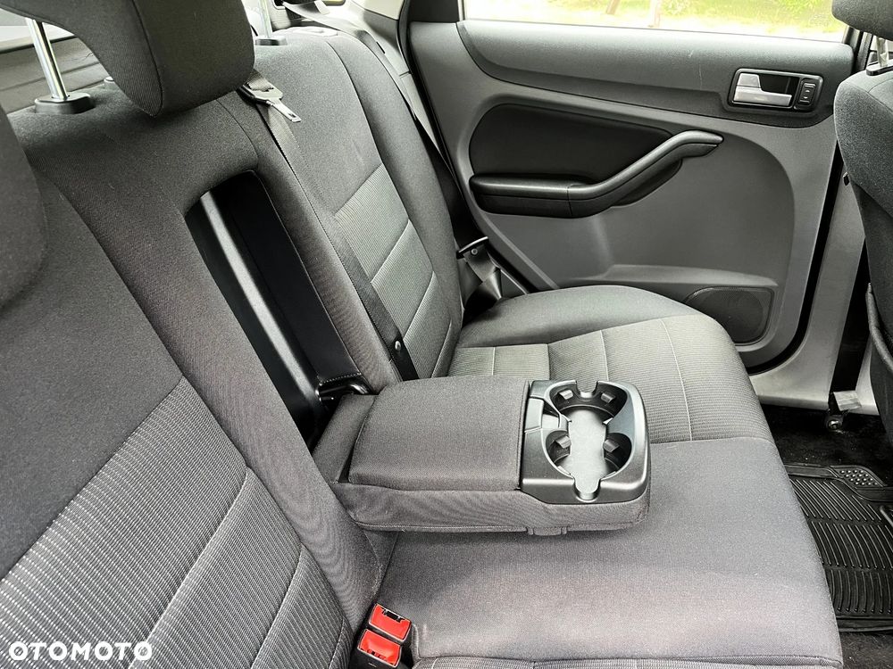 Ford Focus 1.8 Titanium - 12