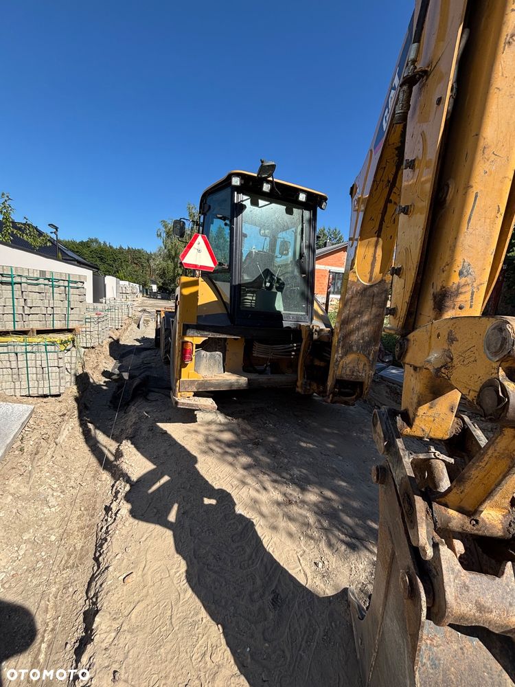 Caterpillar 427F2 - 5