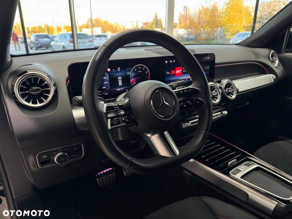 Mercedes-Benz GLB 200 AMG Line 7G-DCT - 8