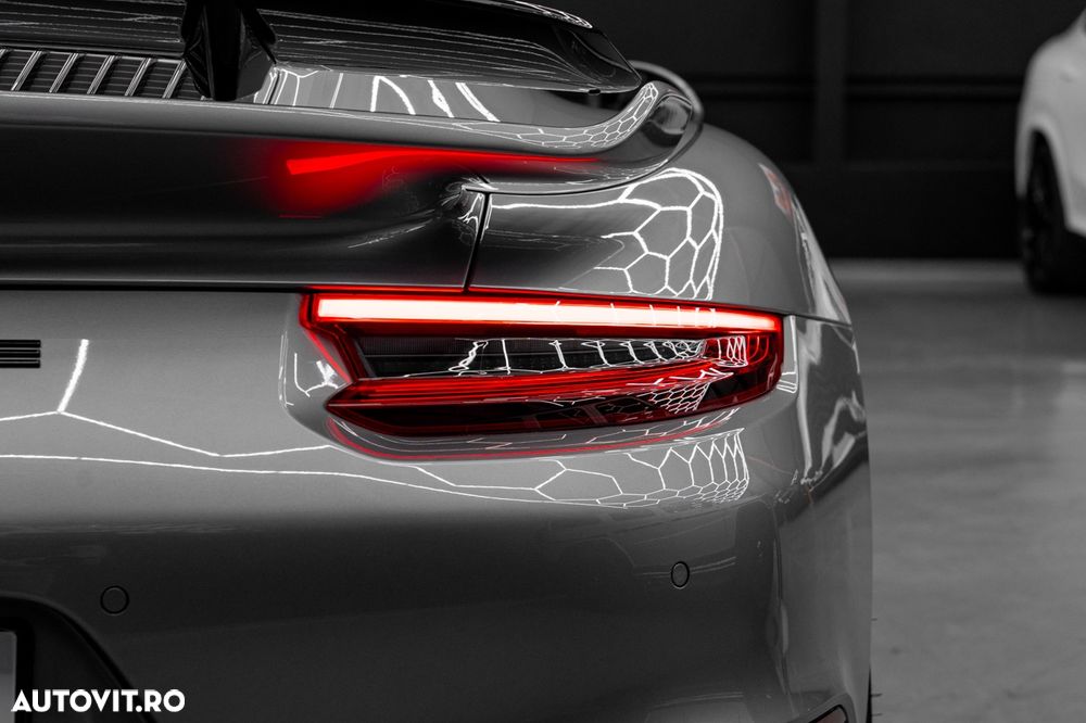 Porsche 911-TURBO-S Standard - 6
