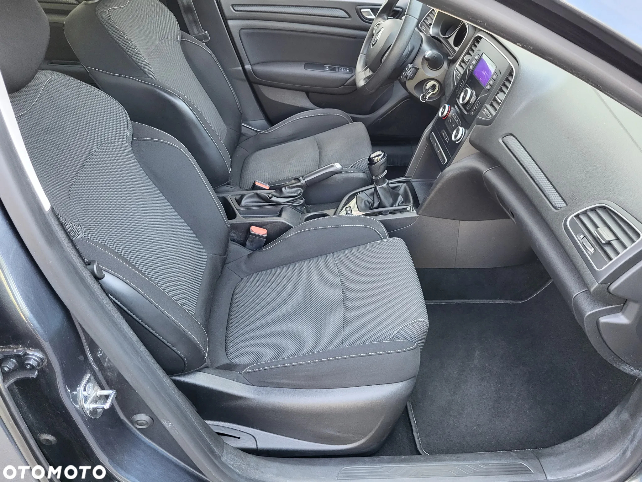 Renault Megane ENERGY TCe 100 LIFE - 13