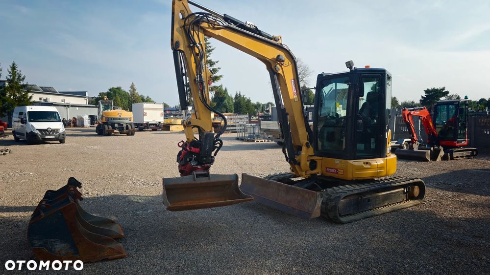 Caterpillar - 7