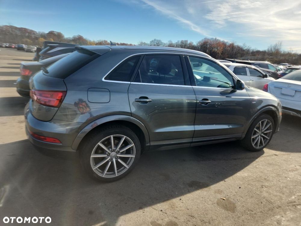 Audi Q3 2.0 TFSI Quattro S tronic design - 4