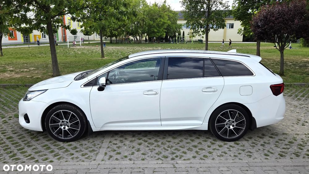 Toyota Avensis 1.6 Business Edition - 2