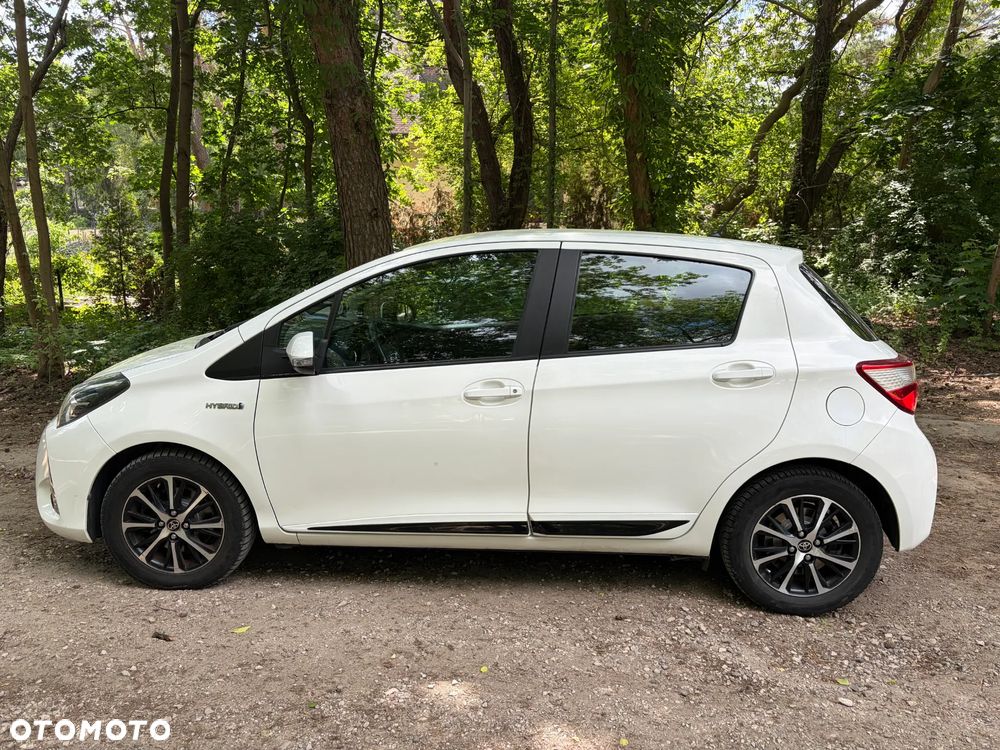 Toyota Yaris Hybrid 100 Active EU6 - 3