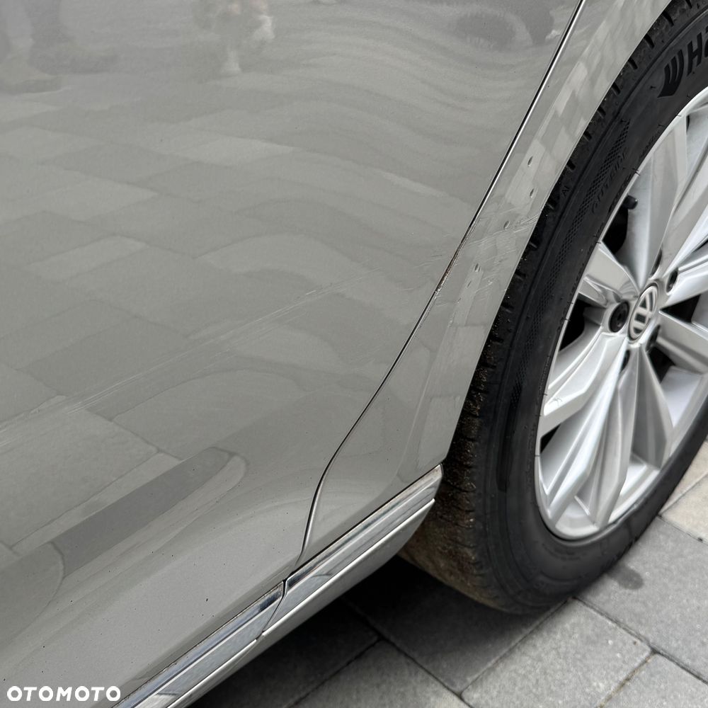 Volkswagen Passat 2.0 TDI SCR Highline - 18