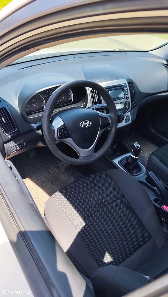 Hyundai i30 1.6 Classic EU5 - 8