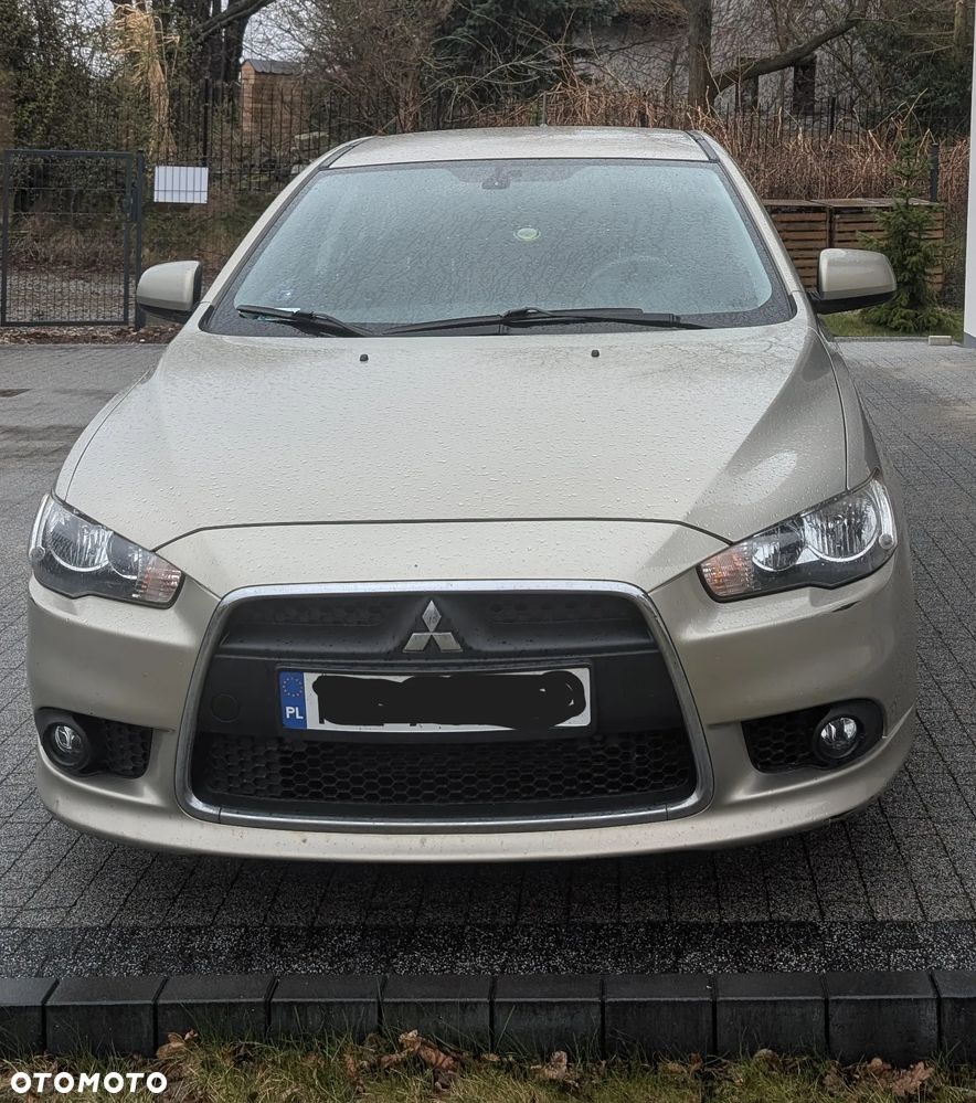 Mitsubishi Lancer 1.6 Invite - 2