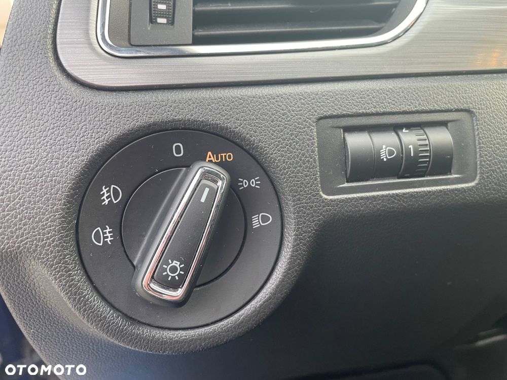 Skoda RAPID Spb 1.0 TSI Style - 19