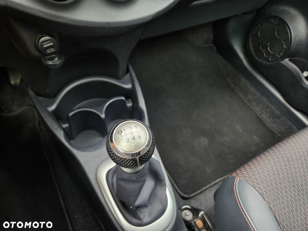 Toyota Yaris 1.33 VVT-i Executive - 18
