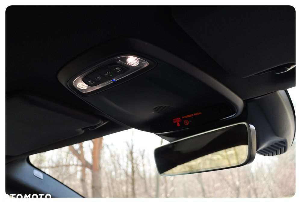 Volvo V40 T2 Drive-E Momentum - 35