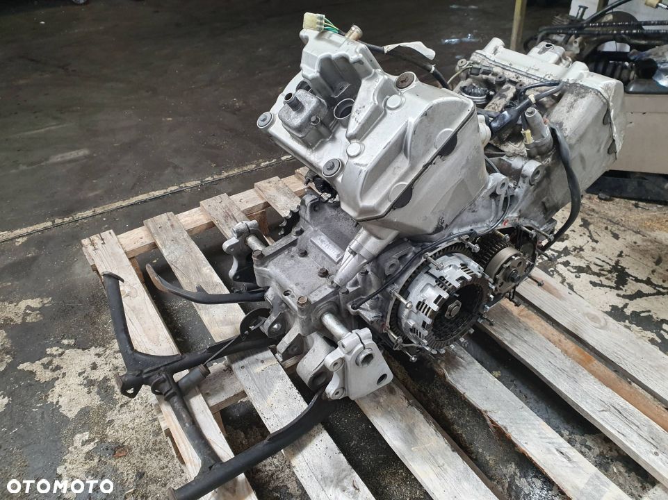 SILNIK MOTOCYKL HONDA VFR 800RR RC46E - 6