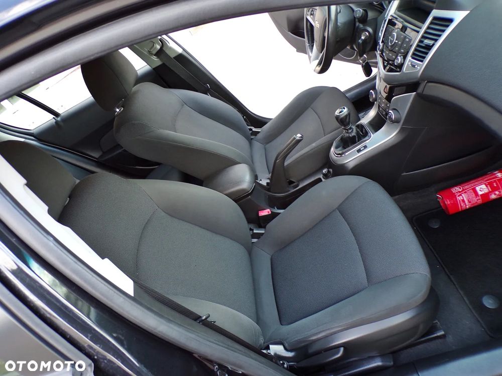 Chevrolet Cruze 1.6 LT+ - 24
