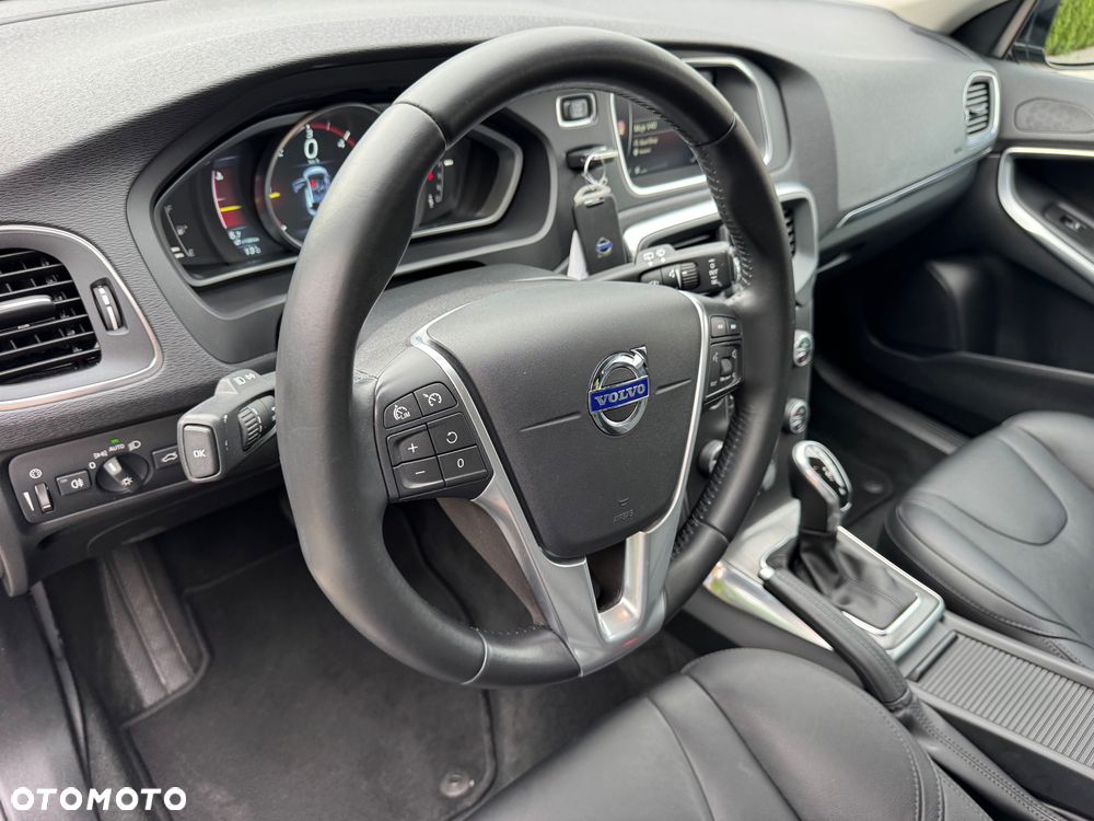 Volvo V40 D4 Geartronic Momentum - 11