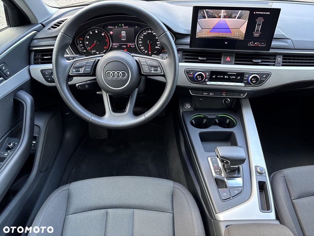 Audi A4 Limousine - 10