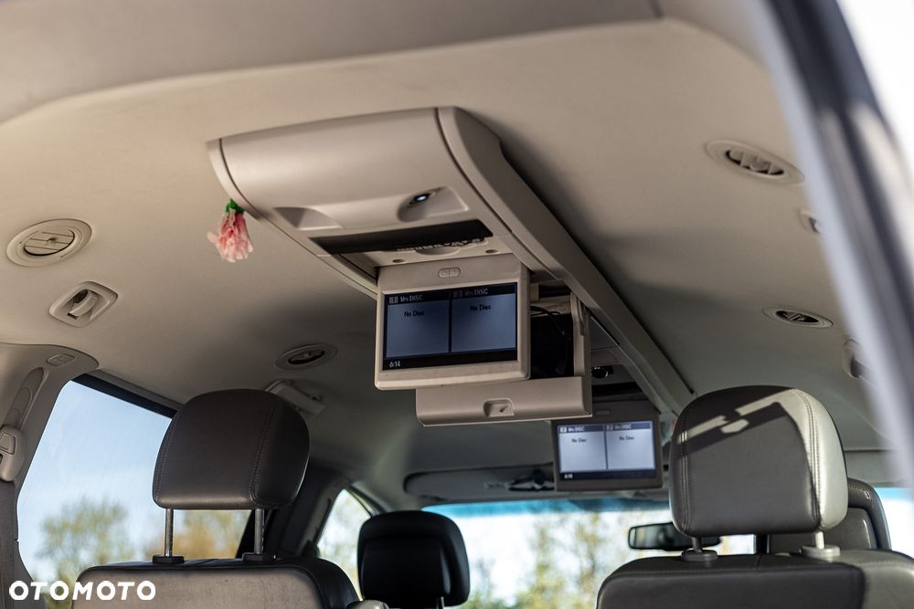 Volkswagen Routan - 19