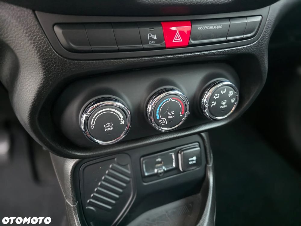 Jeep Renegade 1.6 E-TorQ Longitude FWD - 31