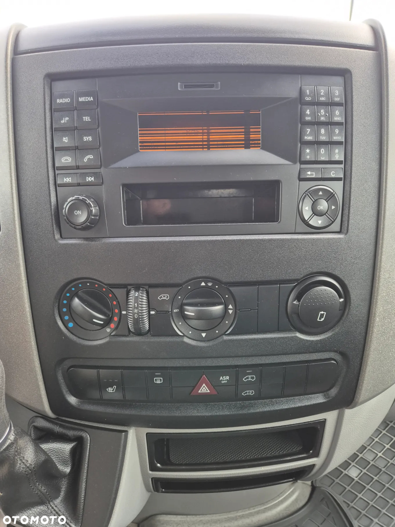 Mercedes-Benz Sprinter - 28