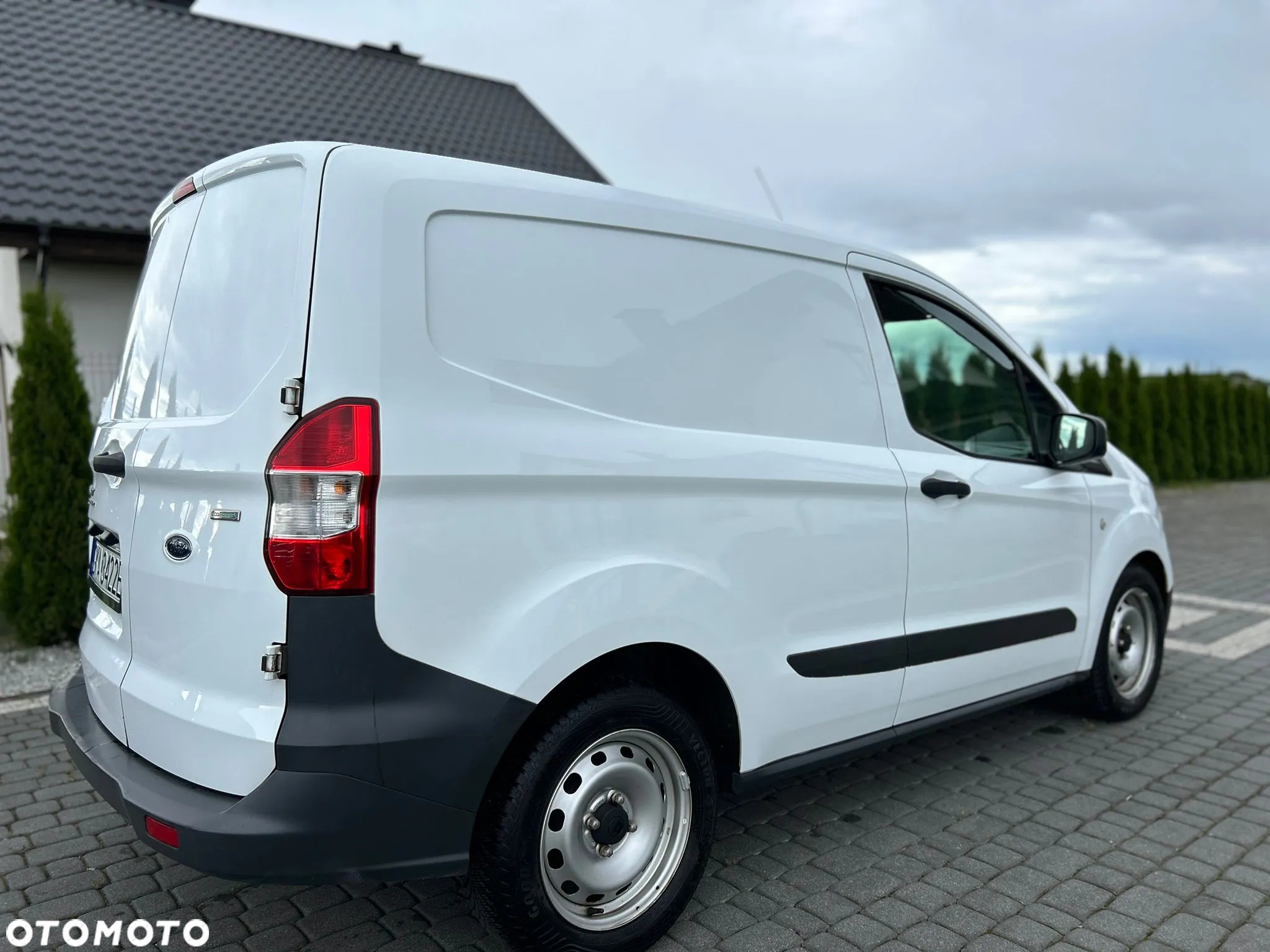 Ford Transit Courier - 6