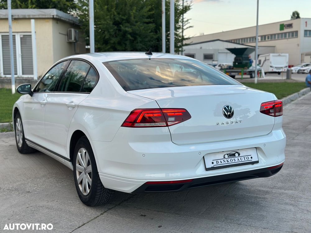 Volkswagen Passat - 11