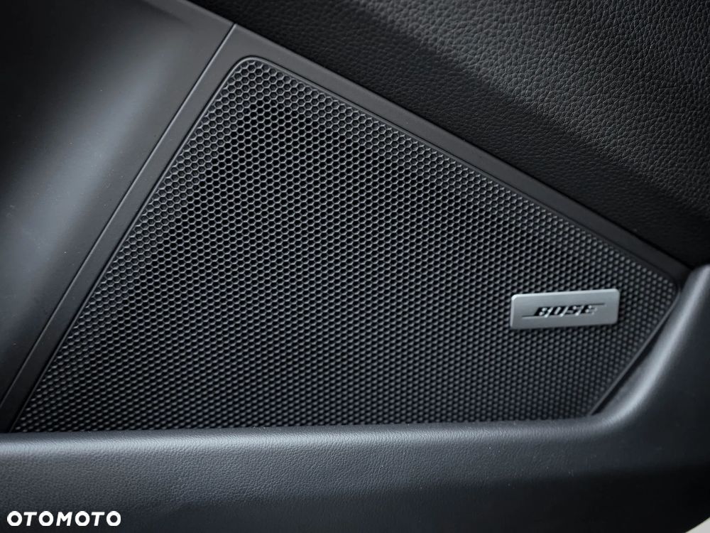 Porsche 911 Carrera 4S - 12