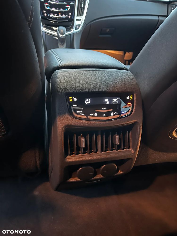 Cadillac SRX 3.6 V6 AWD Sport Luxury - 24