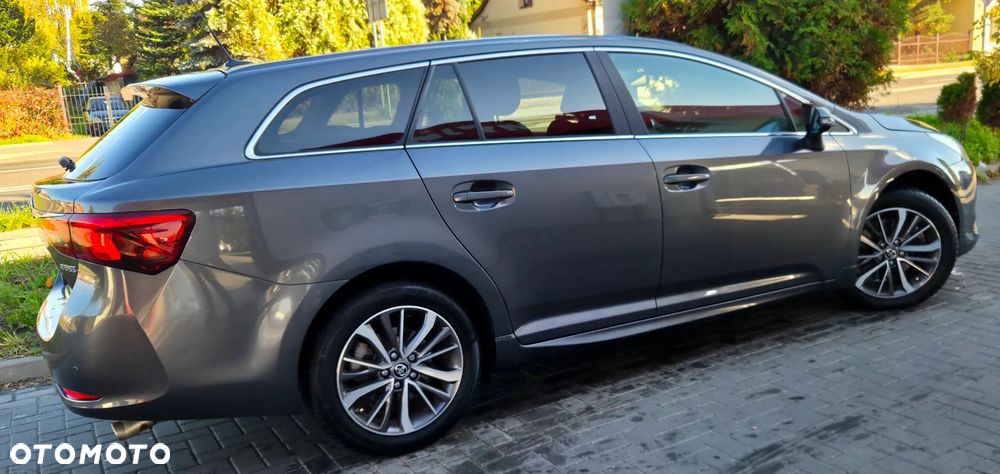 Toyota Avensis Touring Sports 2.0 D-4D Executive - 17