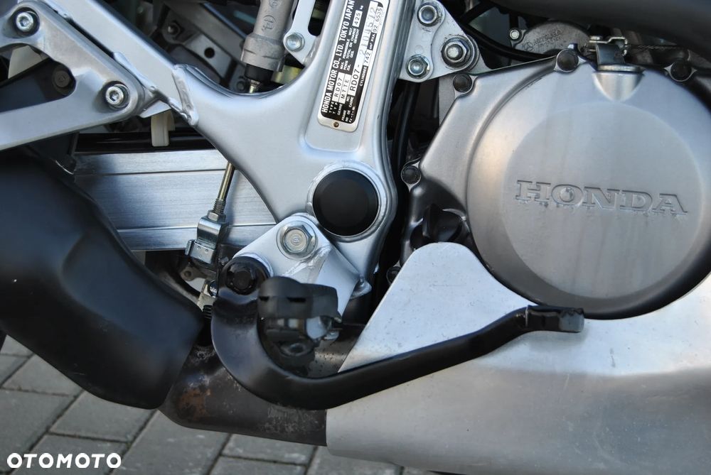 Honda XRV - 18