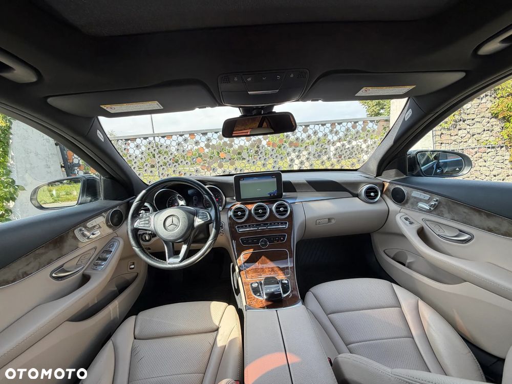 Mercedes-Benz Klasa C 300 9G-TRONIC - 21