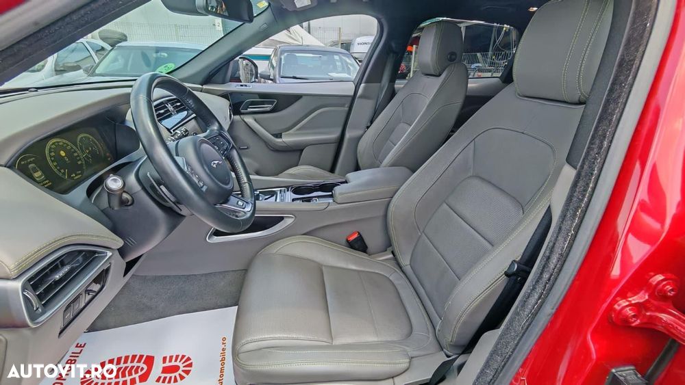 Jaguar F-Pace - 12