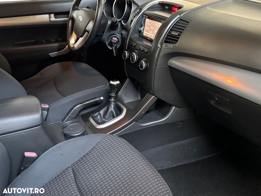 Kia Sorento 2.2 CRDi Attract - 8