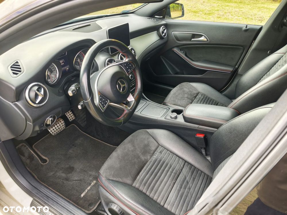 Mercedes-Benz CLA - 16