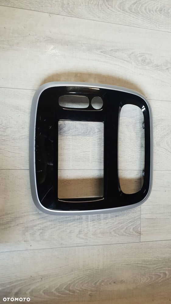 ramka obudowa radia renault trafic - 1