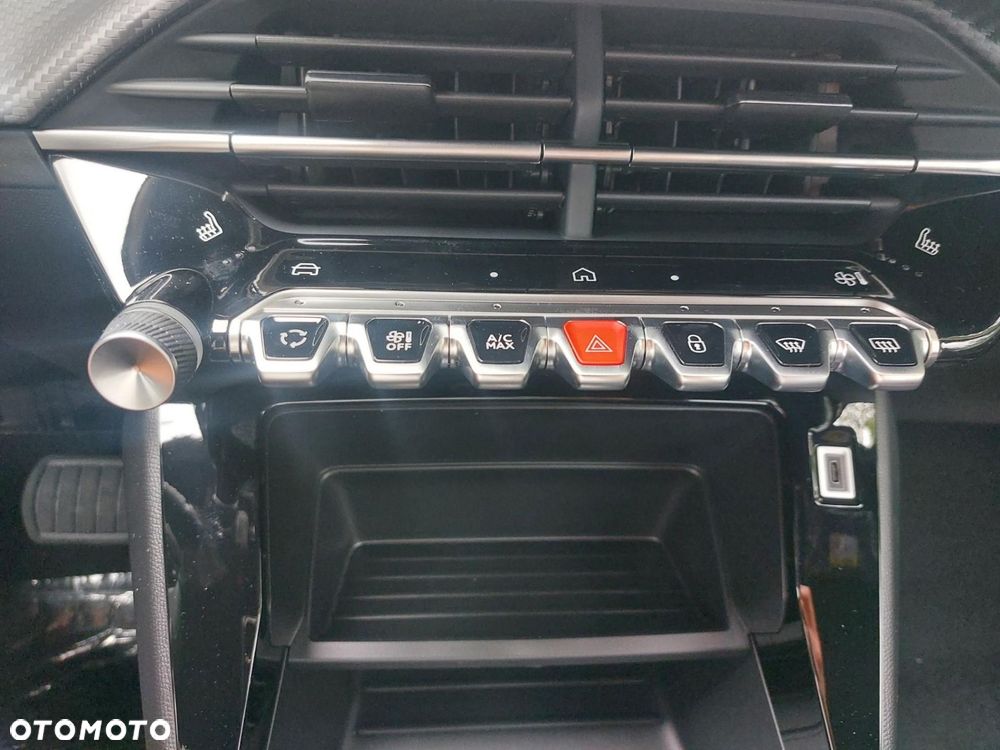 Peugeot 2008 PureTech mHEV Style e-DCS6 - 21